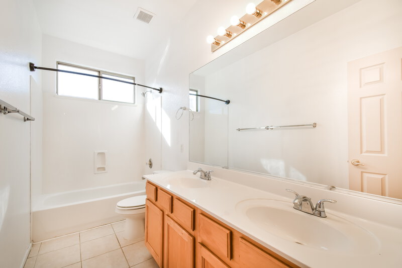 2,780/Mo, 9435 E Lompoc Ave Mesa, AZ 85209 Bathroom View