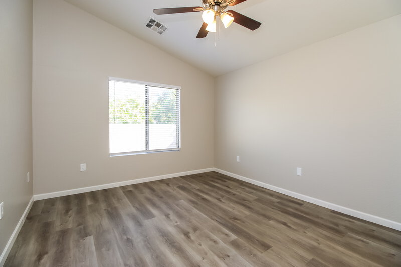 2,220/Mo, 341 N Fresno St Chandler, AZ 85225 Main Bedroom View
