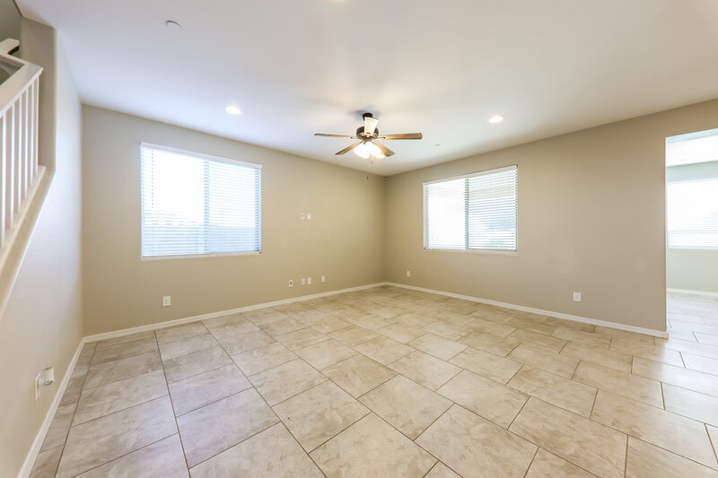3,135/Mo, 10642 W Anna Ave Peoria, AZ 85383 Living Room View
