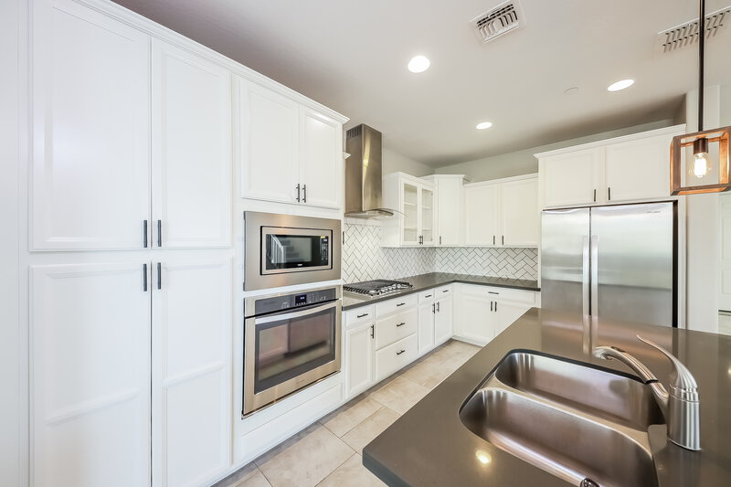 3,475/Mo, 10642 W Anna Ave Peoria, AZ 85383 Kitchen View