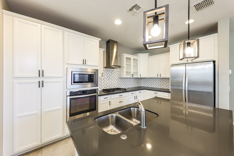 3,135/Mo, 10642 W Anna Ave Peoria, AZ 85383 Kitchen View 2
