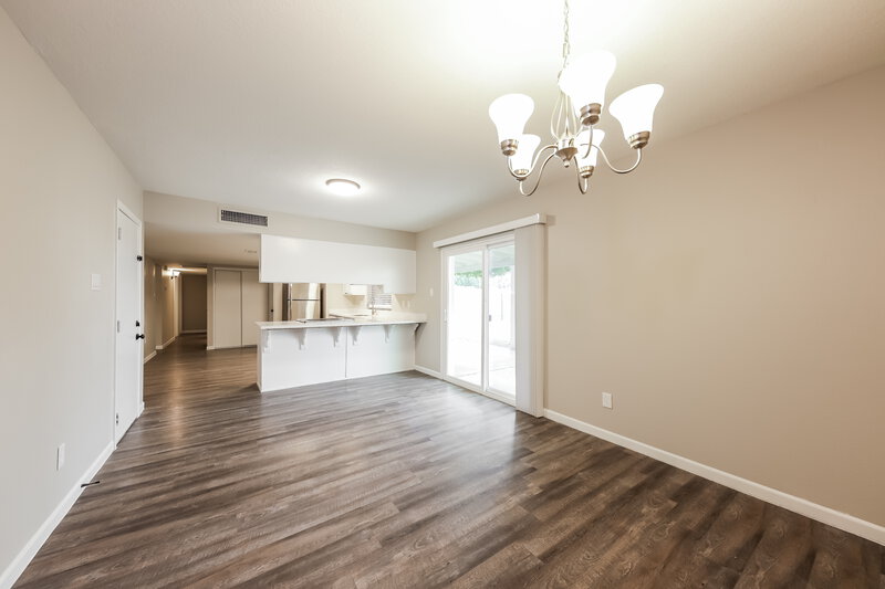 2,030/Mo, 11002 N 42nd Ave Phoenix, AZ 85029 Dining Room View 2