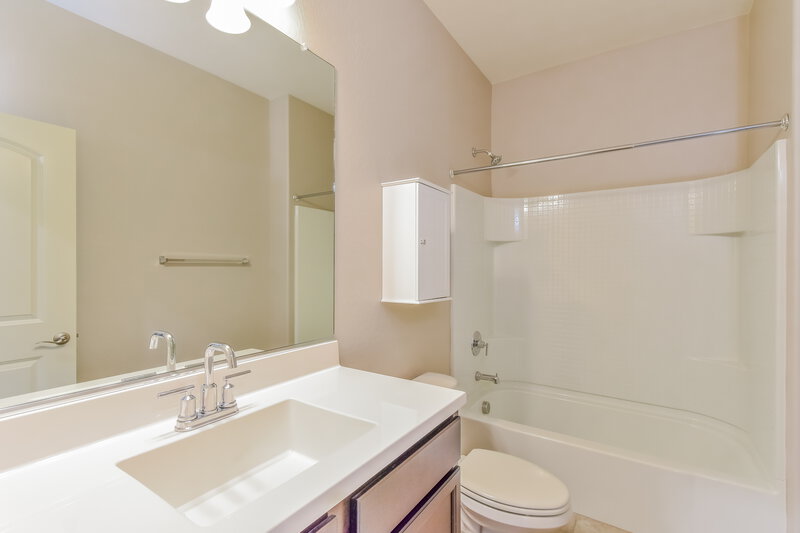 3,310/Mo, 30832 W Pinchot Ct Buckeye, AZ 85396 Main Bathroom View
