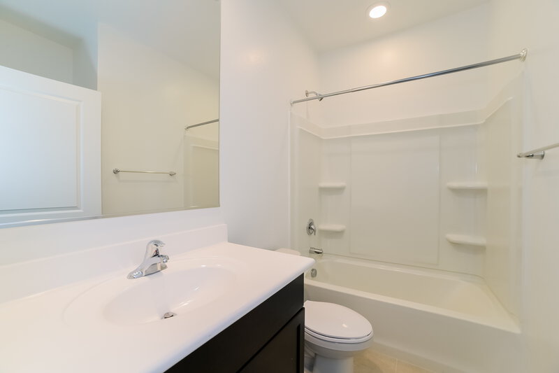 1,980/Mo, 10735 W Chipman Rd Tolleson, AZ 85353 Bathroom View