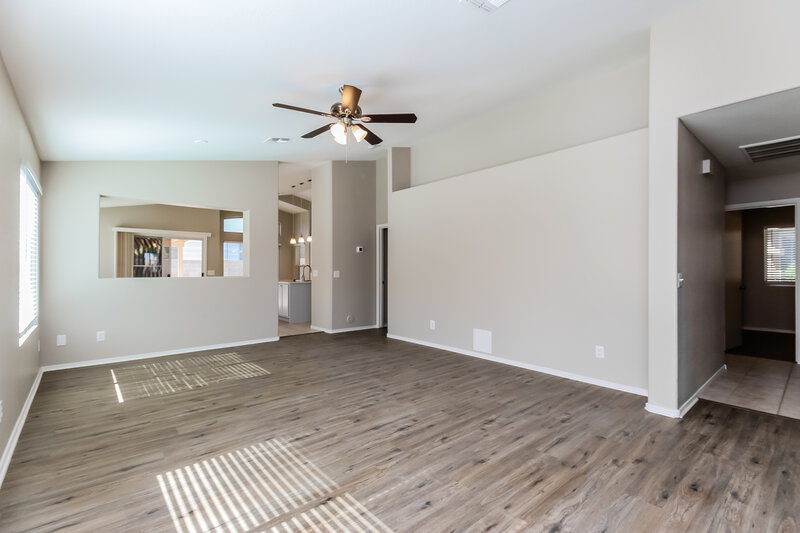 2,215/Mo, 8748 E Crescent Ave Mesa, AZ 85208 Living Room View