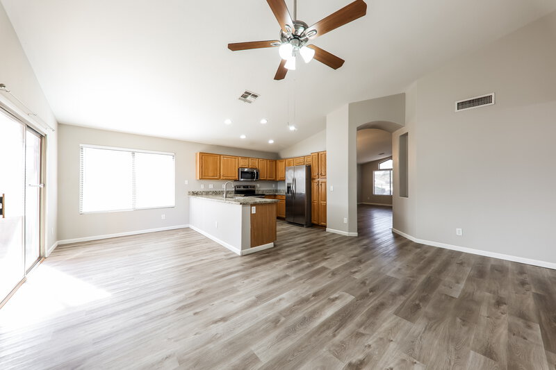 1,975/Mo, 22039 N 107th Dr Sun City, AZ 85373 Family Room View 2