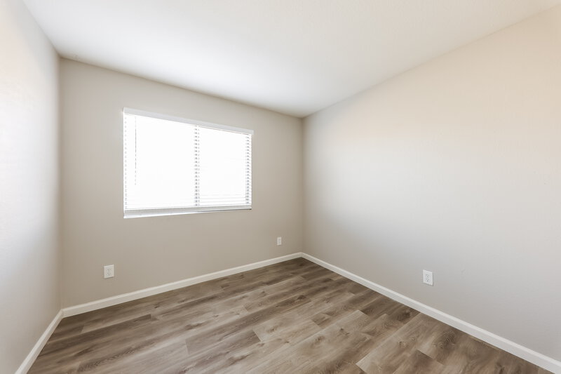 1,975/Mo, 22039 N 107th Dr Sun City, AZ 85373 Bedroom View