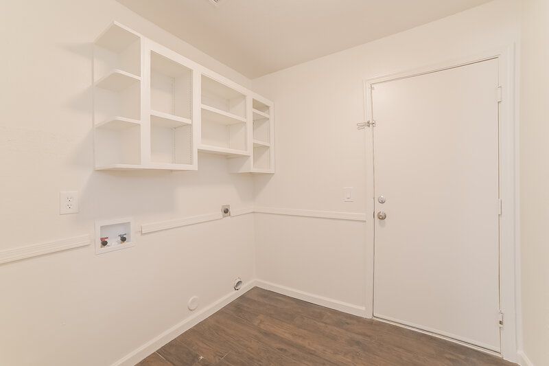 2,500/Mo, 4330 W Camino Vivaz Glendale, AZ 85310 Closet View