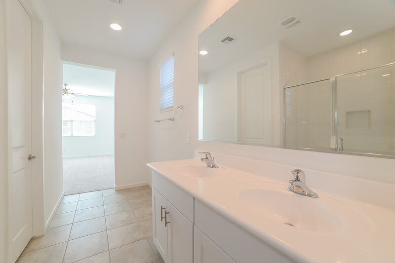2,170/Mo, 5643 W Walatowa St Laveen, AZ 85339 Main Bathroom View