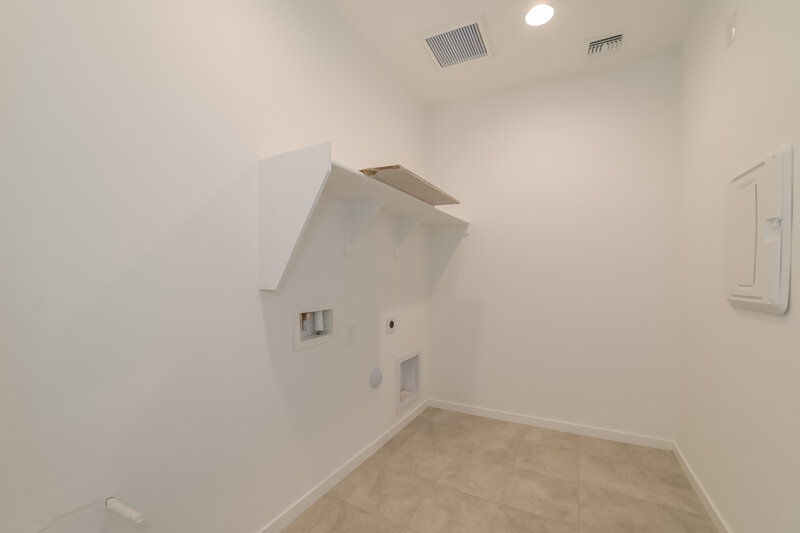 2,170/Mo, 5643 W Walatowa St Laveen, AZ 85339 Laundry Room View