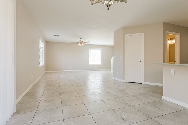 2,270/Mo, 10914 E Wier Ave Mesa, AZ 85208 Living Room View 3