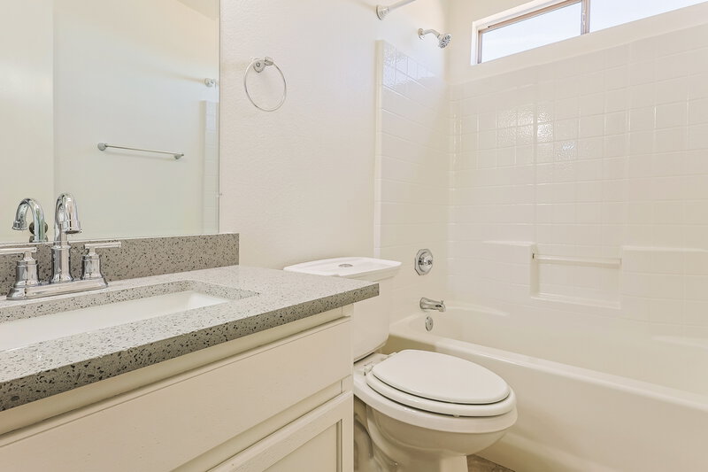 2,270/Mo, 10914 E Wier Ave Mesa, AZ 85208 Main Bathroom View