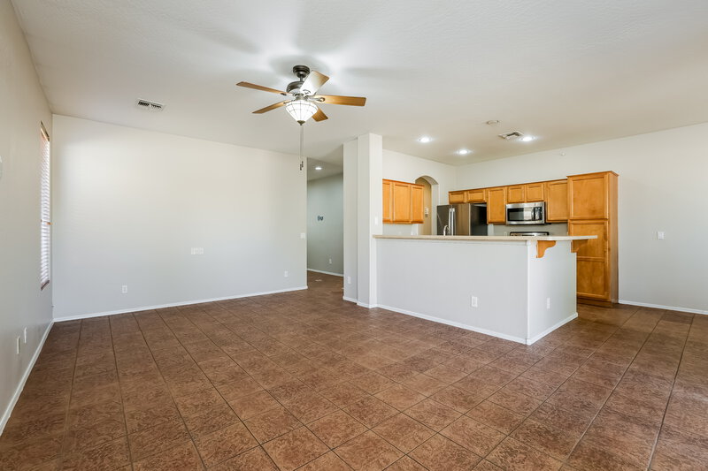 1,840/Mo, 3234 N 126th Dr Avondale, AZ 85392 Living Room View 2