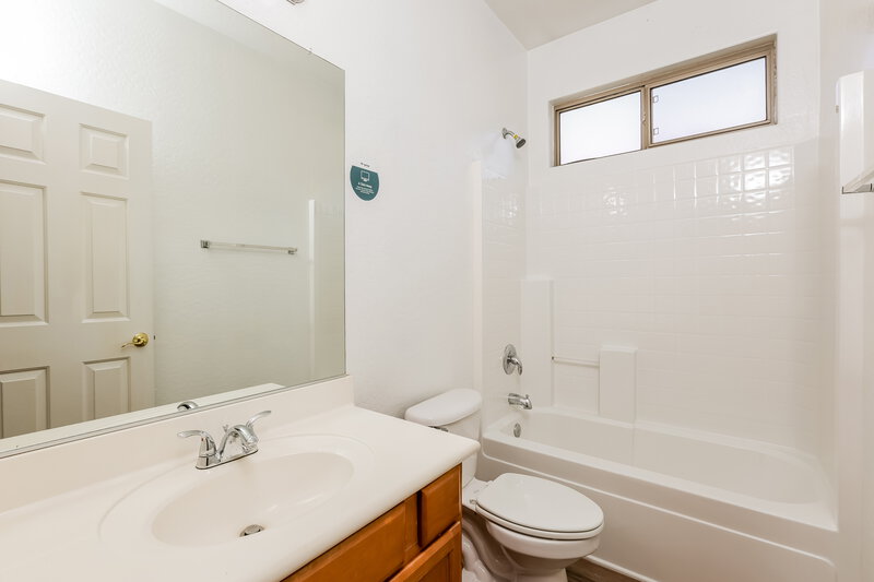 1,840/Mo, 3234 N 126th Dr Avondale, AZ 85392 Bathroom View