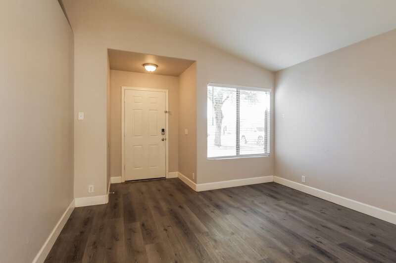 1,660/Mo, 15746 W Young St Surprise, AZ 85374 Living Room View 2