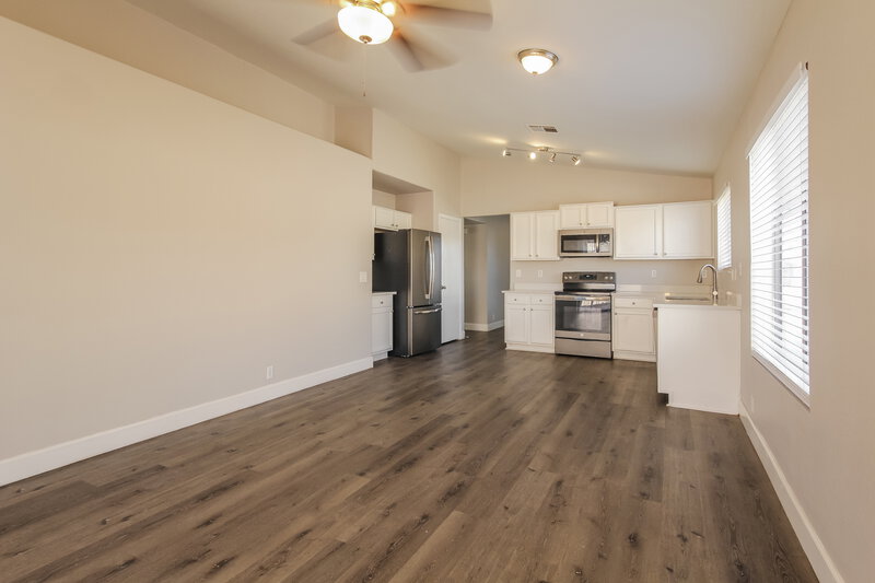 1,660/Mo, 15746 W Young St Surprise, AZ 85374 Dining Room View 2