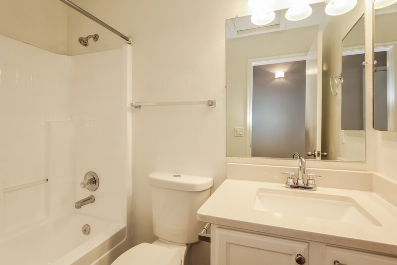 1,660/Mo, 15746 W Young St Surprise, AZ 85374 Bathroom View