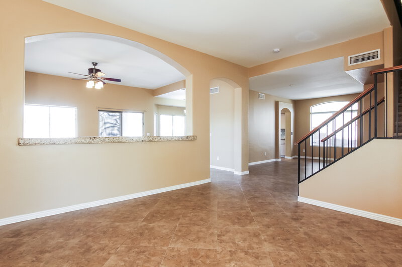 3,115/Mo, 26250 N 42nd St Phoenix, AZ 85050 Living Room View