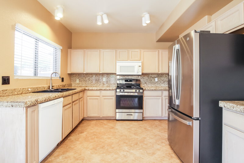 3,115/Mo, 26250 N 42nd St Phoenix, AZ 85050 Kitchen View