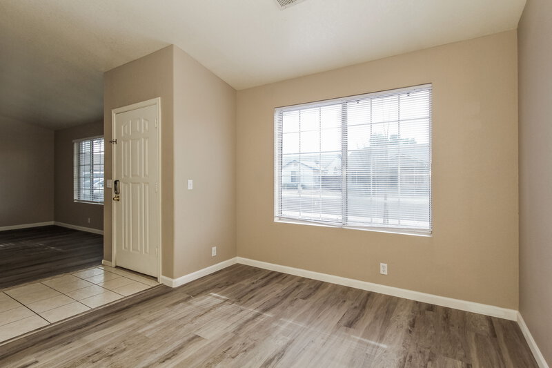 2,390/Mo, 8720 W Tuckey Ln Glendale, AZ 85305 Living Room View 2