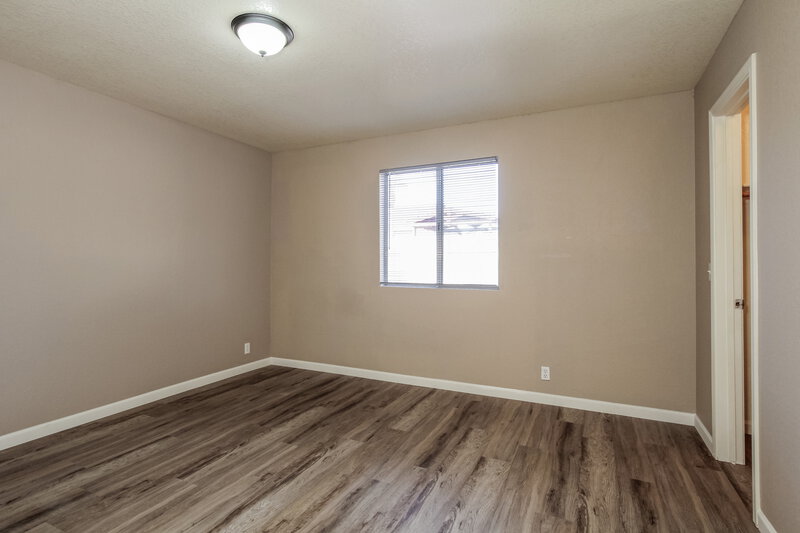 2,390/Mo, 8720 W Tuckey Ln Glendale, AZ 85305 Bedroom View 3