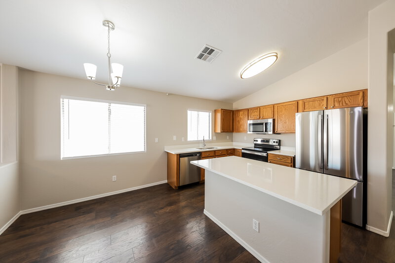 2,115/Mo, 10626 W Papago St Tolleson, AZ 85353 Kitchen View 2
