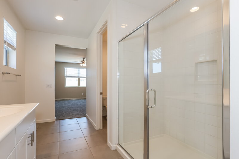 2,365/Mo, 5627 W Walatowa St Laveen, AZ 85339 Main Bathroom View 2