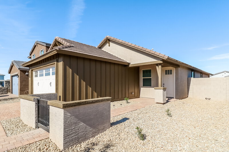 2,140/Mo, 10738 W Mobile Ln Tolleson, AZ 85353 Front Entrance View