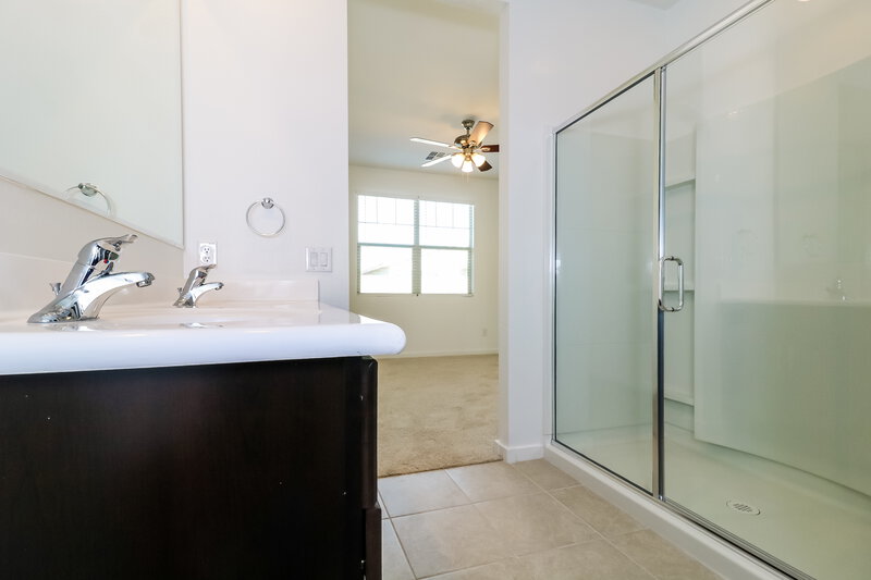 2,140/Mo, 10738 W Mobile Ln Tolleson, AZ 85353 Main Bathroom View