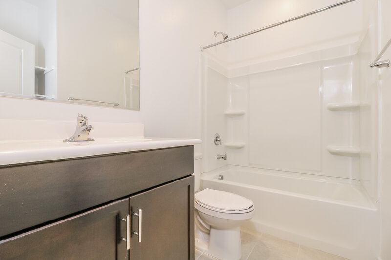 1,905/Mo, 10739 W Chipman Rd Tolleson, AZ 85353 Bathroom View