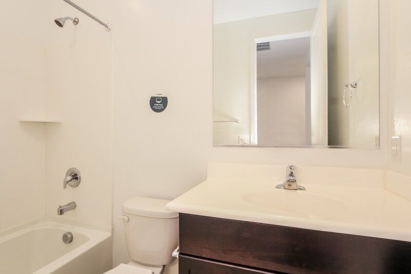 1,865/Mo, 11010 W Luxton Ln Tolleson, AZ 85353 Bathroom View