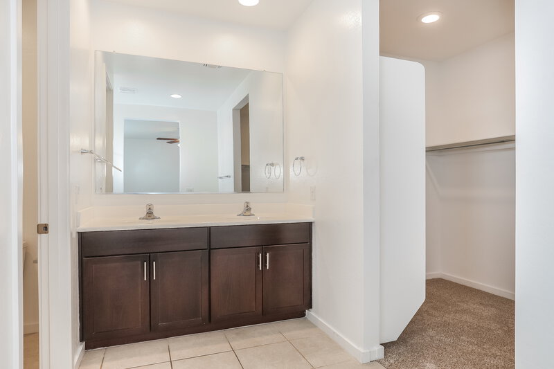 2,310/Mo, 11014 W Luxton Ln Tolleson, AZ 85353 Main Bathroom View