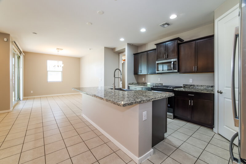 2,420/Mo, 11022 W Marguerite Ave Tolleson, AZ 85353 Kitchen View