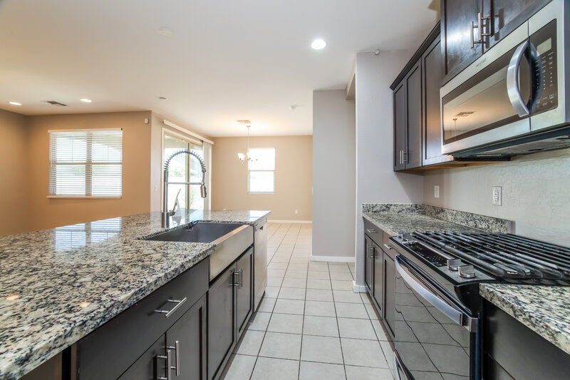 2,420/Mo, 11022 W Marguerite Ave Tolleson, AZ 85353 Kitchen View 2