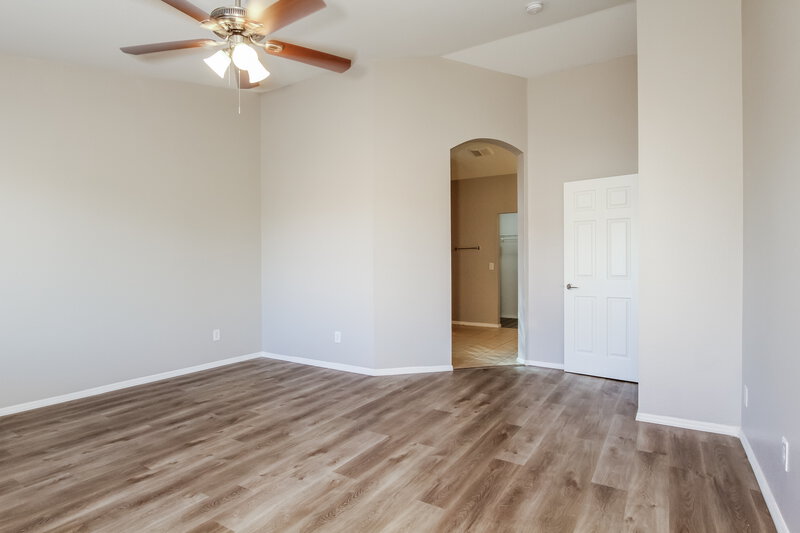 2,340/Mo, 5657 S 236th Ave Buckeye, AZ 85326 Main Bedroom View 2