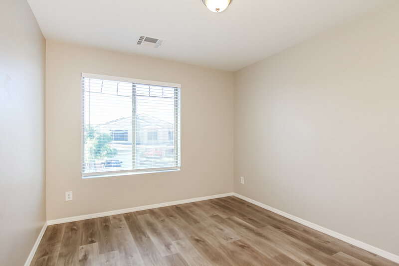2,340/Mo, 5657 S 236th Ave Buckeye, AZ 85326 Bedroom View 4