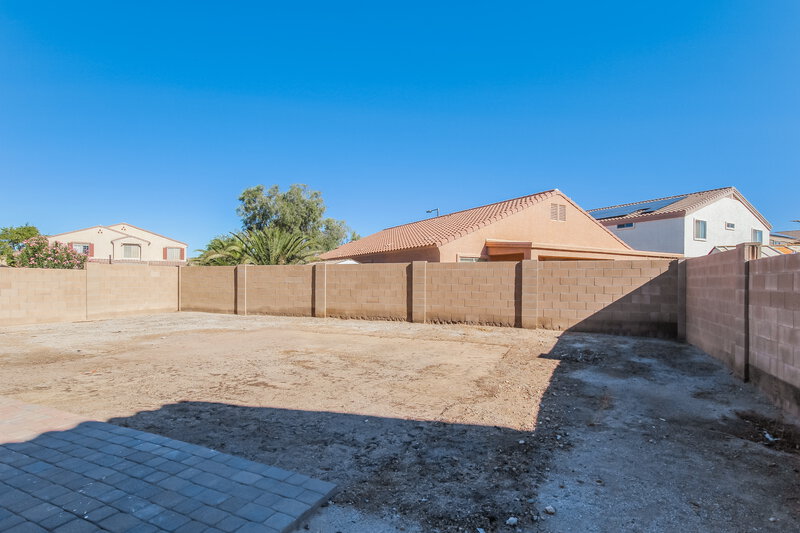 2,340/Mo, 5657 S 236th Ave Buckeye, AZ 85326 Backyard View