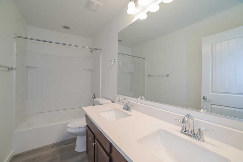 3,645/Mo, 4285 N 180th Ln Goodyear, AZ 85395 Bathroom View