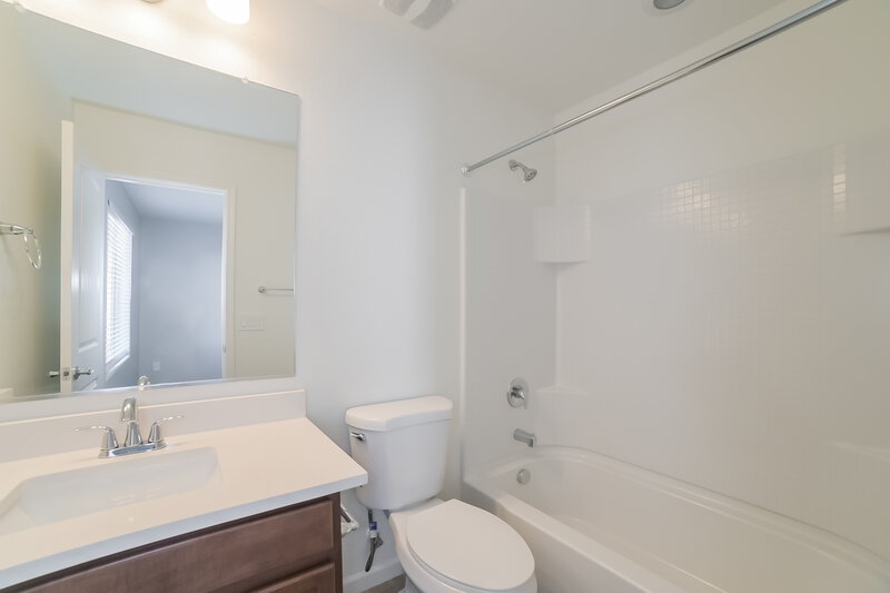 3,645/Mo, 4285 N 180th Ln Goodyear, AZ 85395 Bathroom View 4