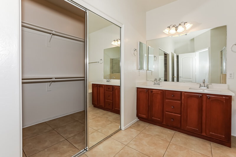 2,970/Mo, 5306 E Carol Ave Mesa, AZ 85206 Main Bathroom View