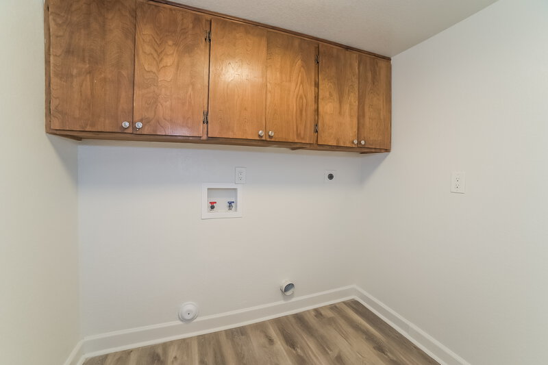 2,605/Mo, 7312 E Ed Rice Ave Mesa, AZ 85208 Laundry Room View