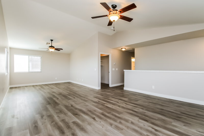 2,015/Mo, 23541 N Desert Dr Florence, AZ 85132 Family Room View 2