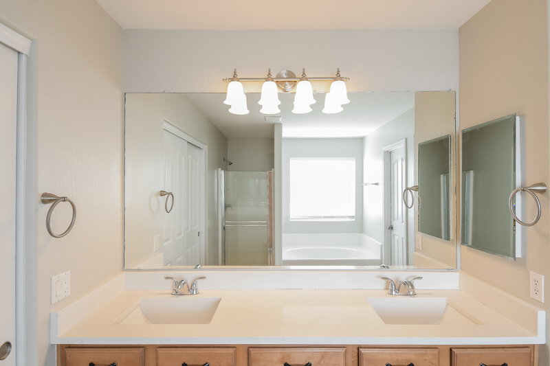 2,100/Mo, 10915 E Verbina Ln Florence, AZ 85132 Main Bathroom View