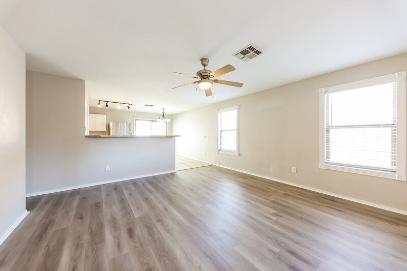 2,220/Mo, 3012 W Running Deer Trl Phoenix, AZ 85083 Family Room View