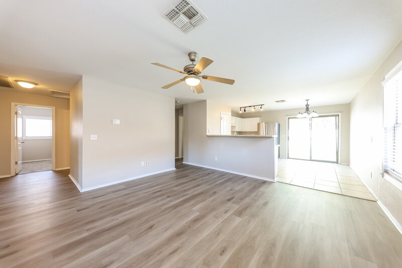 2,220/Mo, 3012 W Running Deer Trl Phoenix, AZ 85083 Family Room View 2