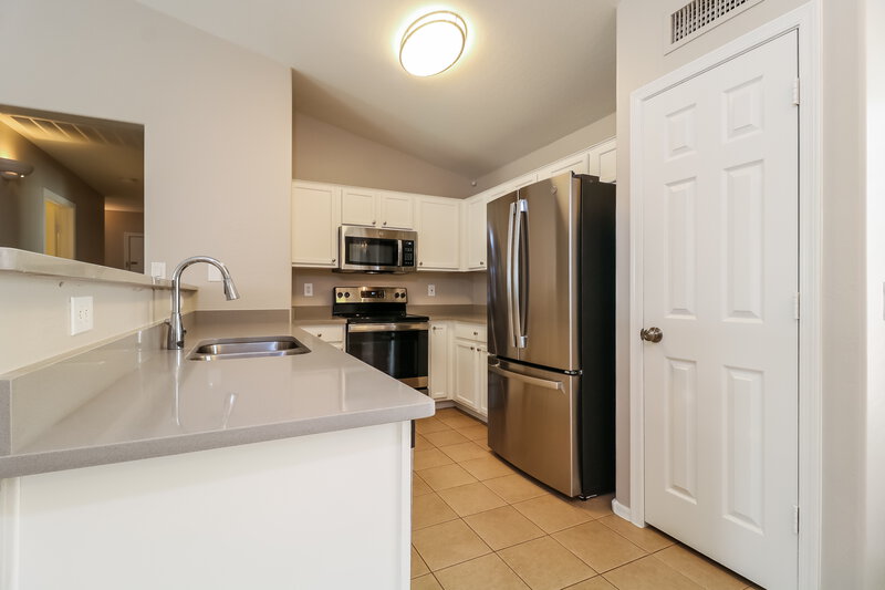 2,005/Mo, 14715 N 124th Ave El Mirage, AZ 85335 Kitchen View