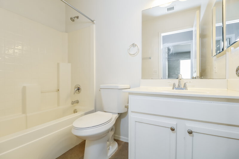 2,005/Mo, 14715 N 124th Ave El Mirage, AZ 85335 Bathroom View