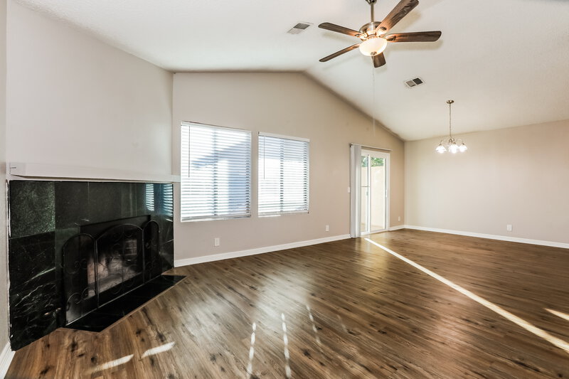 2,180/Mo, 921 S Val Vista Dr Unit 18 Mesa, AZ 85204 Living Room View 2