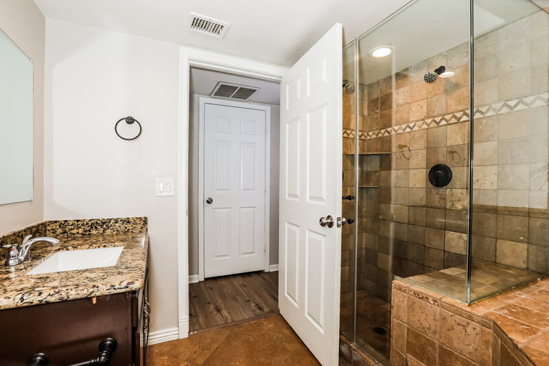 2,180/Mo, 921 S Val Vista Dr Unit 18 Mesa, AZ 85204 Main Bathroom View 2