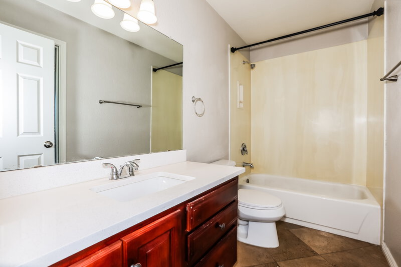 2,180/Mo, 921 S Val Vista Dr Unit 18 Mesa, AZ 85204 Bathroom View